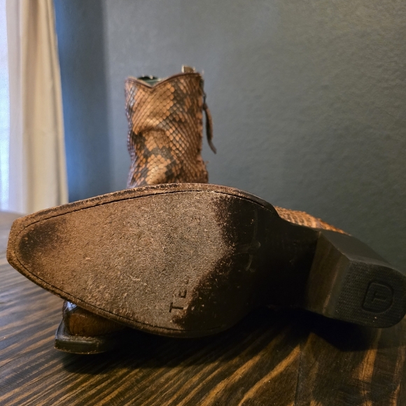 Tecovas The Zoey - Saddle Python 9B - Picture 6 of 7